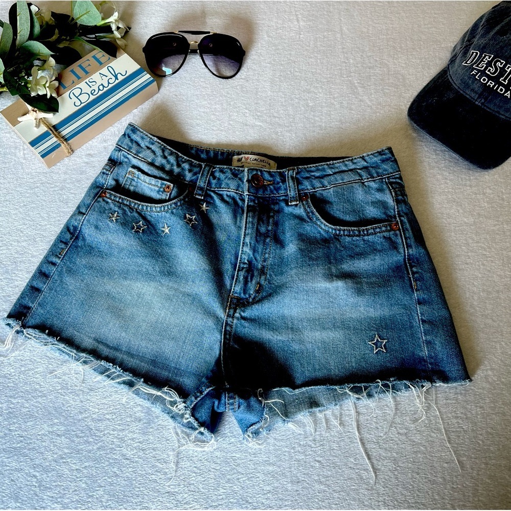 H&M Sz 8 Women’s Denim Shorts Coachella Official Collection Cutoff Frayed Jean